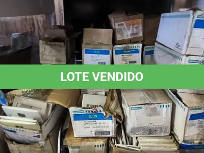 LOTE 084 - 01 LOTE COM SUPORTE PARA ESPELHOS DE TOMADAS (NO ESTADO)