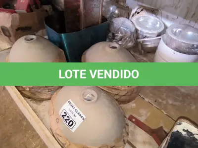 LOTE 220 - 01 LOTE COM CUBAS PARA LAVATÓRIOS E LUMINÁRIAS (NO ESTADO)