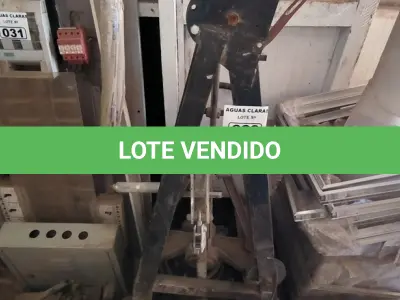 LOTE 022 - 01 CADEIRINHA PARA OBRA ,01 ROÇADEIRA E 01 CAIXA COM PARAFUSOS (NO ESTADO)