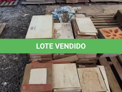 LOTE 137 - 01 LOTE COM PISOS DIVERSOS TAMANHOS E CORES (NO ESTADO)
