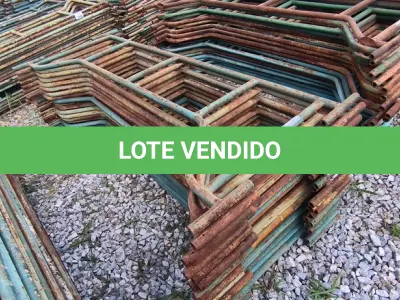 LOTE 254 - 01 LOTE COM GRADES EM FERRO NA COR VERDE (NO ESTADO)