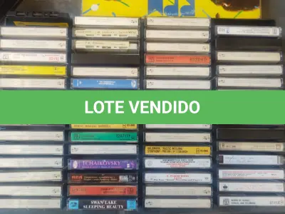 LOTE 653 - LOTE COM 12 LPS E FITAS K7 (NO ESTADO)