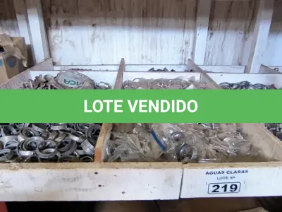 LOTE 219 - 01 LOTE COM PARAFUSOS DIVERSOS E BUCHAS DE ALUMÍNIO (NO ESTADO)