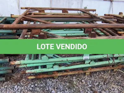 LOTE 265 - 01 LOTE COM GRADES EM FERRO NA COR VERDE (NO ESTADO)
