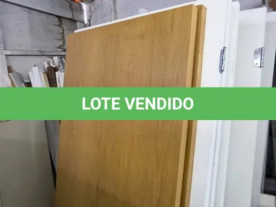 LOTE 034 - 01 LOTE COM PORTAS DE 0,70 CM E 0,80CM EM MADEIRA (NO ESTADO)