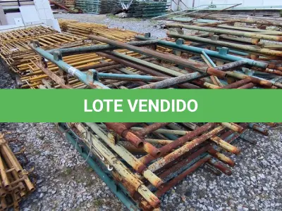 LOTE 240 - 11 GRADES EM FERRO NA COR VERDE (NO ESTADO)