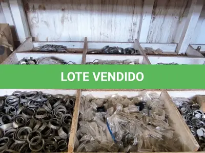 LOTE 219 - 01 LOTE COM PARAFUSOS DIVERSOS E BUCHAS DE ALUMÍNIO (NO ESTADO)