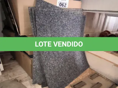 LOTE 062 - 01 LOTE COM CARPETE 0,50CM X0,50CM (NO ESTADO)