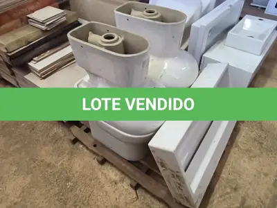 LOTE 147 - 04 VASOS SANITÁRIOS E 01 PIA PARA LAVATÓRIO (NO ESTADO)