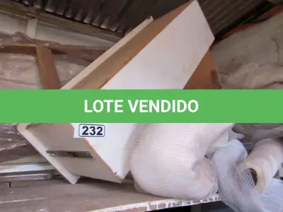 LOTE 232 - 01 LOTE COM TELAS DE PROTEÇÃO E GAVETAS EM MADEIRA (NO ESTADO)