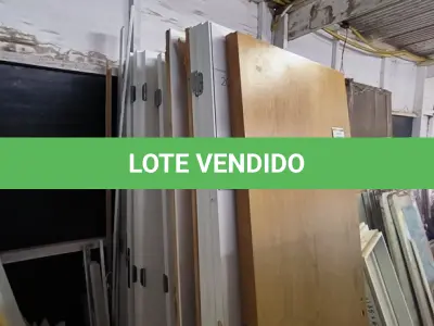 LOTE 034 - 01 LOTE COM PORTAS DE 0,70 CM E 0,80CM EM MADEIRA (NO ESTADO)