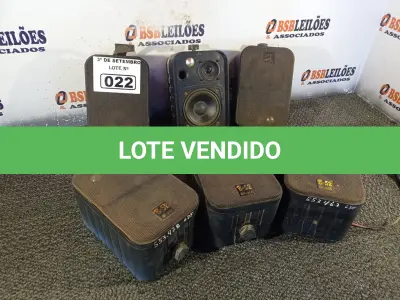 LOTE 022 - 06 CAIXAS DE SOM AMBIENTE MARCAS E MODELOS DIVERSOS. (NO ESTADO) ATENÇÃO! FAZER A VISITAÇÃO ANTES DE ARREMATAR, NÃO SABEMOS SE FUNCIONA. LEILÃO NÃO TEM GARANTIA E NEM DEVOLUÇÃO, SUJEITO A POSSÍVEIS AVARIAS VISÍVEIS/OCULTAS E/OU AUSÊNCIA DE COMPONENTES.