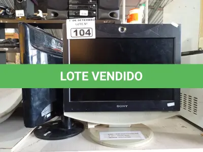 LOTE 104 - 05 MONITORES MARCAS E MODELOS DIVERSOS. (NO ESTADO) ATENÇÃO! FAZER A VISITAÇÃO ANTES DE ARREMATAR, NÃO SABEMOS SE FUNCIONA. LEILÃO NÃO TEM GARANTIA E NEM DEVOLUÇÃO, SUJEITO A POSSÍVEIS AVARIAS VISÍVEIS/OCULTAS E/OU AUSÊNCIA DE COMPONENTES.