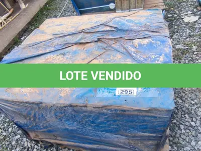 LOTE 295 - 01 LOTE COM REVESTIMENTO 30CM X 60CM CETIM BIANCO (NO ESTADO)