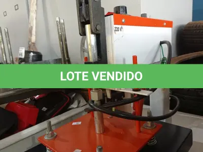 LOTE 064 - 01 PRENSA ELÉTRICA PARA TECIDO. (NO ESTADO) ATENÇÃO! FAZER A VISITAÇÃO ANTES DE ARREMATAR, NÃO SABEMOS SE FUNCIONA. LEILÃO NÃO TEM GARANTIA E NEM DEVOLUÇÃO, SUJEITO A POSSÍVEIS AVARIAS VISÍVEIS/OCULTAS E/OU AUSÊNCIA DE COMPONENTES.