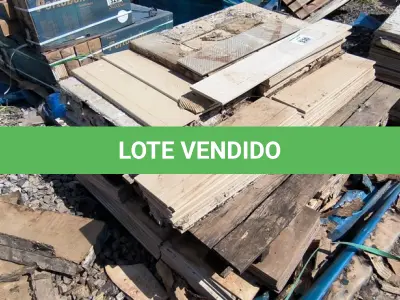 LOTE 330 - 01 LOTE COM REVESTIMENTO 30CM X 60CM E RODAPÉS DIVERSOS (NO ESTADO)