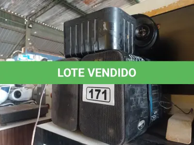 LOTE 171 - 08 CAIXAS DE SOM AMBIENTE. (NO ESTADO) ATENÇÃO! FAZER A VISITAÇÃO ANTES DE ARREMATAR, NÃO SABEMOS SE FUNCIONA. LEILÃO NÃO TEM GARANTIA E NEM DEVOLUÇÃO, SUJEITO A POSSÍVEIS AVARIAS VISÍVEIS/OCULTAS E/OU AUSÊNCIA DE COMPONENTES.