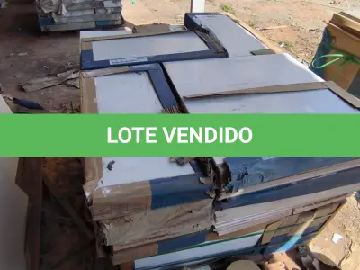 LOTE 358 - 01 LOTE COM REVESTIMENTOS 30CM X 60CM BIANCO BOLD (NO ESTADO)