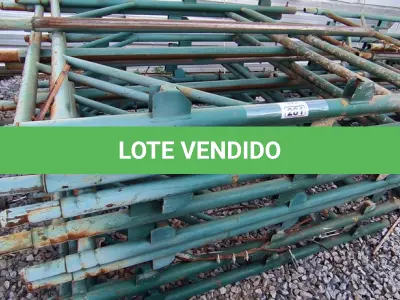 LOTE 281 - 01 LOTE COM GRADES EM FERRO NA COR VERDE (NO ESTADO)
