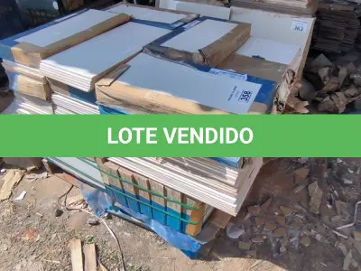 LOTE 358 - 01 LOTE COM REVESTIMENTOS 30CM X 60CM BIANCO BOLD (NO ESTADO)