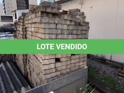 LOTE 310 - O1 LOTE COM BLOQUETES PARA PISO (NO ESTADO)