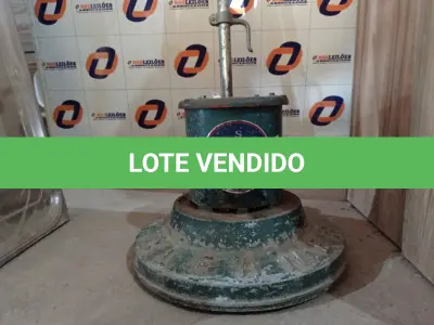 LOTE 127 - 01 ENCERADEIRA INDUSTRIAL MARCA CLEANER. (NO ESTADO) ATENÇÃO! FAZER A VISITAÇÃO ANTES DE ARREMATAR, NÃO SABEMOS SE FUNCIONA. LEILÃO NÃO TEM GARANTIA E NEM DEVOLUÇÃO, SUJEITO A POSSÍVEIS AVARIAS VISÍVEIS/OCULTAS E/OU AUSÊNCIA DE COMPONENTES.