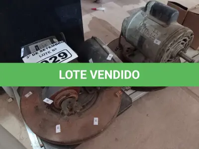 LOTE 029 - 02 DISCOS DE FREIO E 03 MOTORES MARCAS E MODELOS DIVERSOS. (NO ESTADO) ATENÇÃO! FAZER A VISITAÇÃO ANTES DE ARREMATAR, NÃO SABEMOS SE FUNCIONA. LEILÃO NÃO TEM GARANTIA E NEM DEVOLUÇÃO, SUJEITO A POSSÍVEIS AVARIAS VISÍVEIS/OCULTAS E/OU AUSÊNCIA DE COMPONENTES.