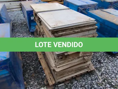 LOTE 303 - 01 LOTE COM PISOS 60CM X 60CM DIVERSOS (NO ESTADO)