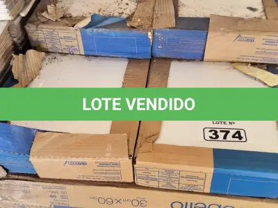 LOTE 374 - 38 CAIXAS DE REVESTIMENTO 30CM X 60CM BIANCO (NO ESTADO)