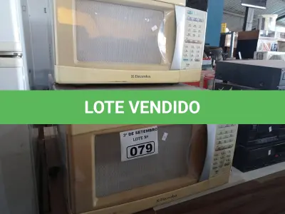LOTE 079 - 03 MICRO-ONDAS MARCAS E MODELOS DIVERSOS. (NO ESTADO) ATENÇÃO! FAZER A VISITAÇÃO ANTES DE ARREMATAR, NÃO SABEMOS SE FUNCIONA. LEILÃO NÃO TEM GARANTIA E NEM DEVOLUÇÃO, SUJEITO A POSSÍVEIS AVARIAS VISÍVEIS/OCULTAS E/OU AUSÊNCIA DE COMPONENTES.