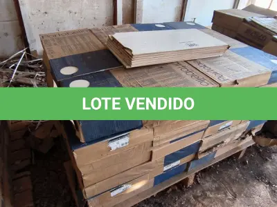 LOTE 385 - 01 LOTE COM REVESTIMENTO 30CM X 60CM CETIM BIANCO (NO ESTADO)