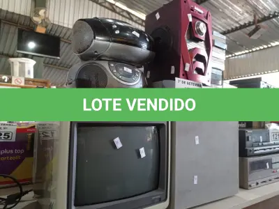LOTE 123 - 01 TV, 03 APARELHOS DE SOM, 01 SUBWOOFER E VÁRIAS FITAS CASSETE. (NO ESTADO) ATENÇÃO! FAZER A VISITAÇÃO ANTES DE ARREMATAR, NÃO SABEMOS SE FUNCIONA. LEILÃO NÃO TEM GARANTIA E NEM DEVOLUÇÃO, SUJEITO A POSSÍVEIS AVARIAS VISÍVEIS/OCULTAS E/OU AUSÊNCIA DE COMPONENTES.