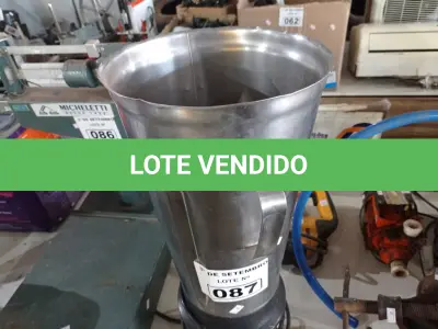 LOTE 087 - 01 LIQUIDIFICADOR INDUSTRIAL MARCA POLI. (NO ESTADO) ATENÇÃO! FAZER A VISITAÇÃO ANTES DE ARREMATAR, NÃO SABEMOS SE FUNCIONA. LEILÃO NÃO TEM GARANTIA E NEM DEVOLUÇÃO, SUJEITO A POSSÍVEIS AVARIAS VISÍVEIS/OCULTAS E/OU AUSÊNCIA DE COMPONENTES.