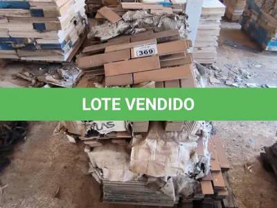 LOTE 369 - 01 LOTE COM PASTILHAS MARRONS CLARO (NO ESTADO)