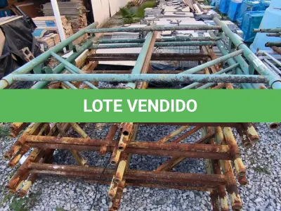 LOTE 284 - 01 LOTE COM GRADES EM FERRO NA COR VERDE (NO ESTADO)