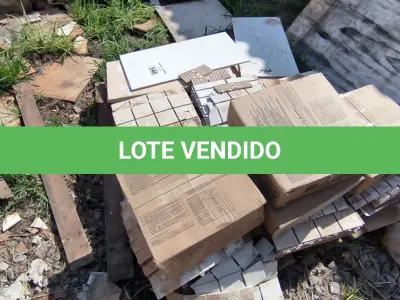 LOTE 346 - 01 LOTE COM PASTILHAS MARROM CLARO (NO ESTADO)