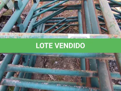 LOTE 279 - 01 LOTE COM GRADES EM FERRO NA COR VERDE (NO ESTADO)