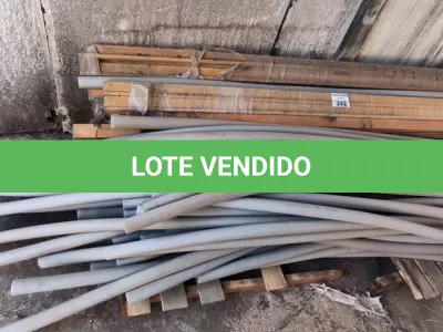 LOTE 392 - 01 LOTE COM ALIZARES EM MADEIRA E ESPUMA PARA TUBULACAO (NO ESTADO)