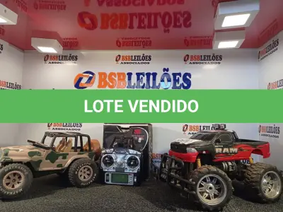 LOTE 051 - 02 CARRINHOS DE CONTROLE REMOTO E 01 CONTROLE FLYSKAY. (NO ESTADO) ATENÇÃO! FAZER A VISITAÇÃO ANTES DE ARREMATAR, NÃO SABEMOS SE FUNCIONA. LEILÃO NÃO TEM GARANTIA E NEM DEVOLUÇÃO, SUJEITO A POSSÍVEIS AVARIAS VISÍVEIS/OCULTAS E/OU AUSÊNCIA DE COMPONENTES.