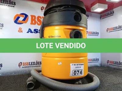 LOTE 074 - 01 ASPIRADOR DE PÓ MARCA ELECTROLUX MODELO GT3000. (NO ESTADO) ATENÇÃO! FAZER A VISITAÇÃO ANTES DE ARREMATAR, NÃO SABEMOS SE FUNCIONA. LEILÃO NÃO TEM GARANTIA E NEM DEVOLUÇÃO, SUJEITO A POSSÍVEIS AVARIAS VISÍVEIS/OCULTAS E/OU AUSÊNCIA DE COMPONENTES.