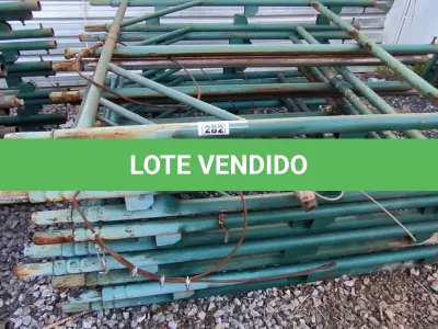 LOTE 282 - 01 LOTE COM GRADES EM FERRO NA COR VERDE (NO ESTADO)