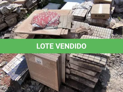 LOTE 347 - 01 LOTE COM PASTILHAS E PISOS DIVERSAS CORES (NO ESTADO)