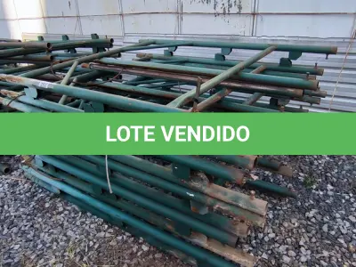 LOTE 282 - 01 LOTE COM GRADES EM FERRO NA COR VERDE (NO ESTADO)