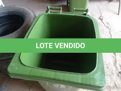 LOTE 186 - 01 CONTAINER HDPE EN840 240LITROS. (NO ESTADO) ATENÇÃO! FAZER A VISITAÇÃO ANTES DE ARREMATAR, NÃO SABEMOS SE FUNCIONA. LEILÃO NÃO TEM GARANTIA E NEM DEVOLUÇÃO, SUJEITO A POSSÍVEIS AVARIAS VISÍVEIS/OCULTAS E/OU AUSÊNCIA DE COMPONENTES.