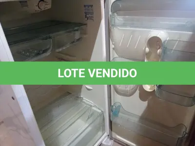 LOTE 143 - 01 GELADEIRA MARCA ELECTROLUX 220V. (NO ESTADO) ATENÇÃO! FAZER A VISITAÇÃO ANTES DE ARREMATAR, NÃO SABEMOS SE FUNCIONA. LEILÃO NÃO TEM GARANTIA E NEM DEVOLUÇÃO, SUJEITO A POSSÍVEIS AVARIAS VISÍVEIS/OCULTAS E/OU AUSÊNCIA DE COMPONENTES.