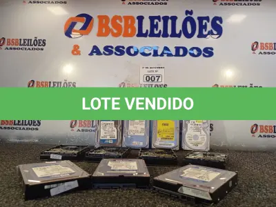 LOTE 007 - 11 HARD DISC MARCAS E MODELOS DIVERSOS. (NO ESTADO) ATENÇÃO! FAZER A VISITAÇÃO ANTES DE ARREMATAR, NÃO SABEMOS SE FUNCIONA. LEILÃO NÃO TEM GARANTIA E NEM DEVOLUÇÃO, SUJEITO A POSSÍVEIS AVARIAS VISÍVEIS/OCULTAS E/OU AUSÊNCIA DE COMPONENTES.