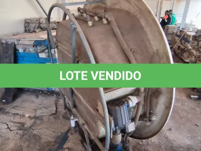 LOTE 372 - 01 BANHEIRA HIDROMASSAGEM ÁGUA NATIVA (NO ESTADO)