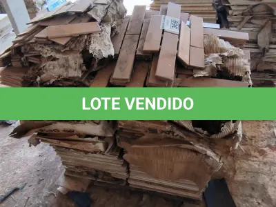 LOTE 369 - 01 LOTE COM PASTILHAS MARRONS CLARO (NO ESTADO)