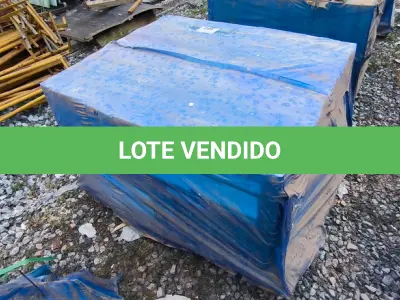 LOTE 302 - 01 LOTE COM REVESTIMENTO 30CM X 60CM ANTARTIDA BOLD (NO ESTADO)