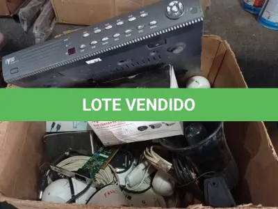 LOTE 056 - 01 DVR E VÁRIAS CÂMERAS DE SEGURANÇA. (NO ESTADO) ATENÇÃO! FAZER A VISITAÇÃO ANTES DE ARREMATAR, NÃO SABEMOS SE FUNCIONA. LEILÃO NÃO TEM GARANTIA E NEM DEVOLUÇÃO, SUJEITO A POSSÍVEIS AVARIAS VISÍVEIS/OCULTAS E/OU AUSÊNCIA DE COMPONENTES.